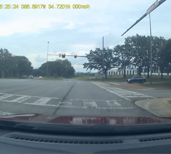 Start of video, approaching intersection at 8 mph